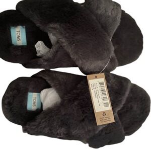 NEW Toms Susie Crossover Fuzzy House Shoes Slippers Size 8 Women's Black